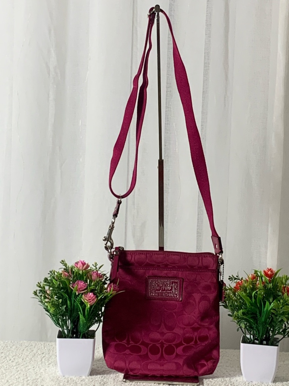 GUC Coach Poppy pink Crossbody L 8” x H 9” x D 1” - Picture 5 of 9